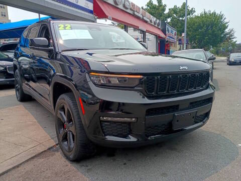 2022 Jeep Grand Cherokee L Limited 4WD photo