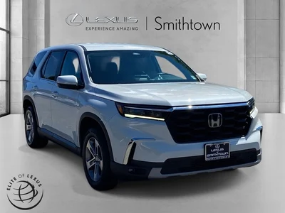 2023 Honda Pilot EX-L 7 Passenger AWD photo