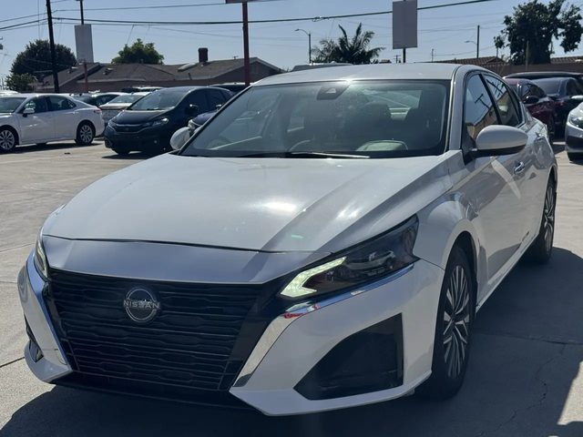 2023 Nissan Altima 2.5 SV FWD photo