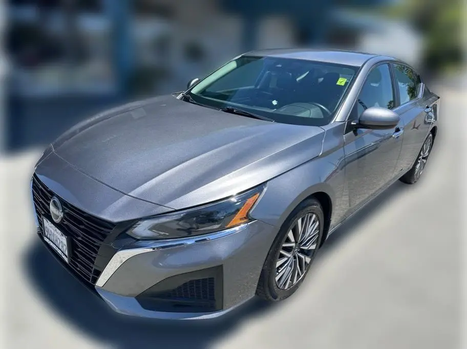 2023 Nissan Altima 2.5 SV FWD photo