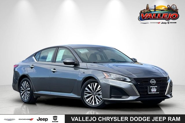 2023 Nissan Altima 2.5 SV FWD photo