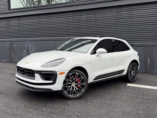 2023 Porsche Macan S AWD photo