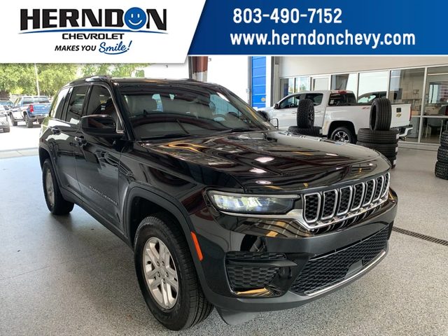 2023 Jeep Grand Cherokee Laredo RWD photo