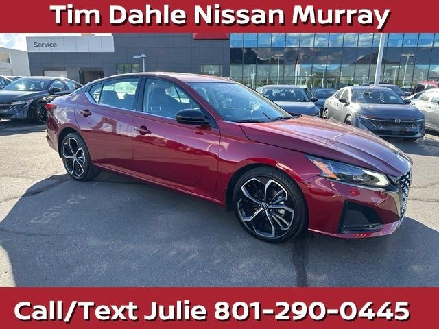 2023 Nissan Altima 2.5 SR AWD photo