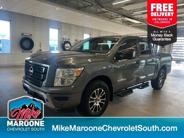 2023 Nissan Titan SV 4WD photo