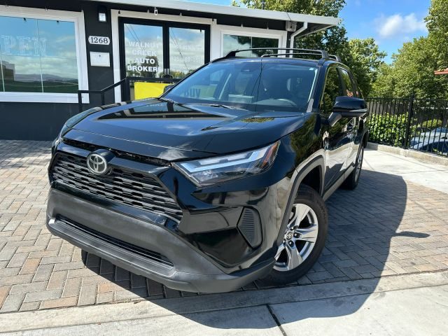 2023 Toyota RAV4 XLE FWD photo
