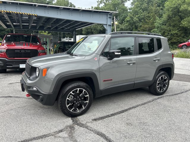 2023 Jeep Renegade Trailhawk 4WD photo