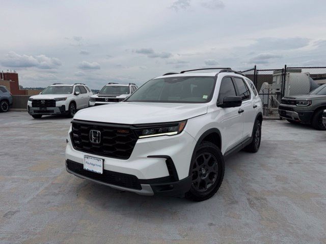 2023 Honda Pilot TrailSport AWD photo