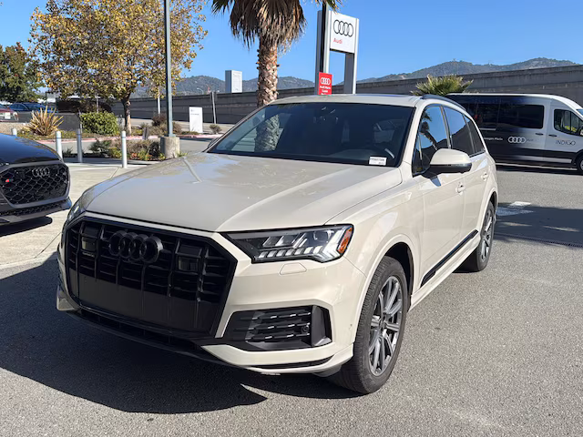 2023 Audi Q7 Premium Plus AWD photo