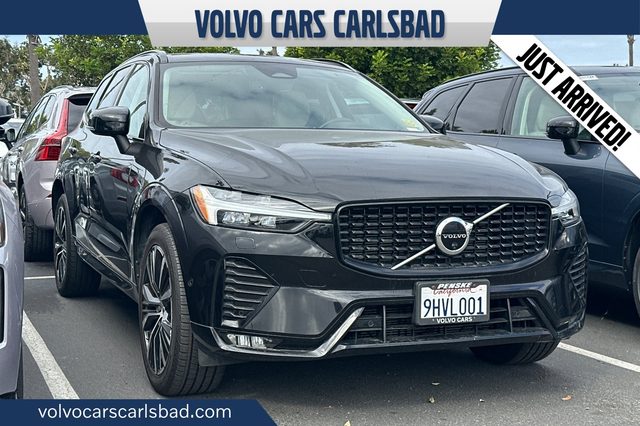 2023 Volvo XC60 Plus Dark Theme FWD photo