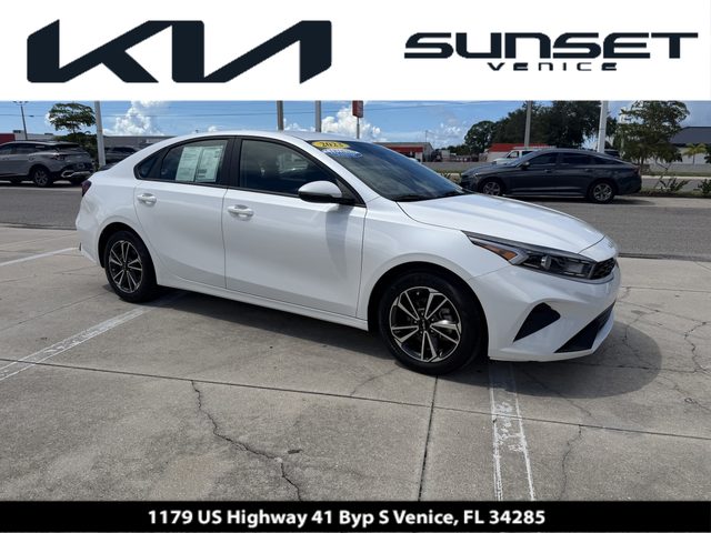 2023 Kia Forte LXS FWD photo
