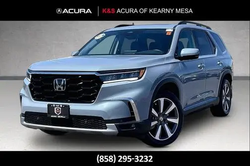 2023 Honda Pilot Touring FWD photo