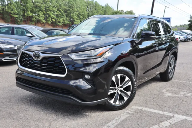 2021 Toyota Highlander XLE FWD photo