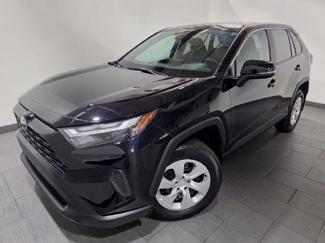 2023 Toyota RAV4 LE AWD photo