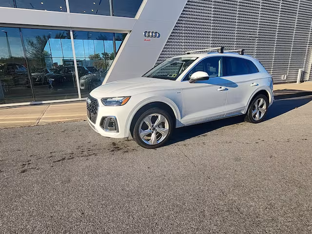 2023 Audi Q5 S line Premium Plus AWD photo