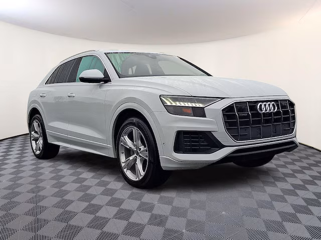 2023 Audi Q8 Premium AWD photo