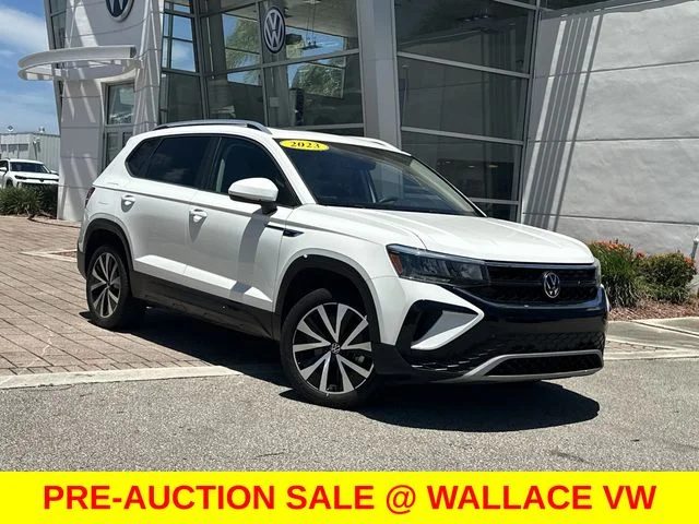 2023 Volkswagen Taos SE FWD photo