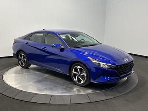 2023 Hyundai Elantra SEL FWD photo