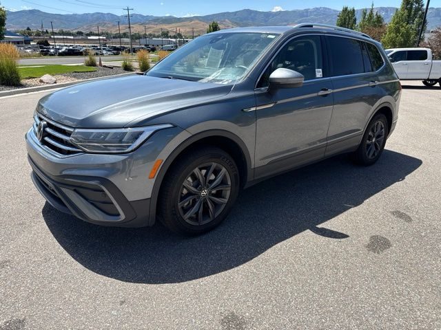 2023 Volkswagen Tiguan SE FWD photo