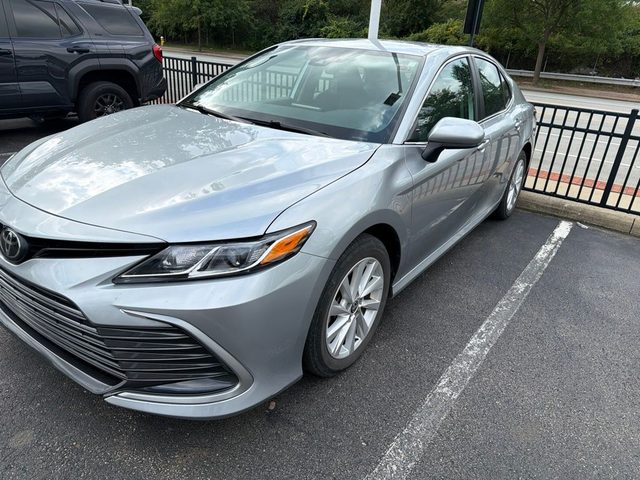 2023 Toyota Camry LE FWD photo
