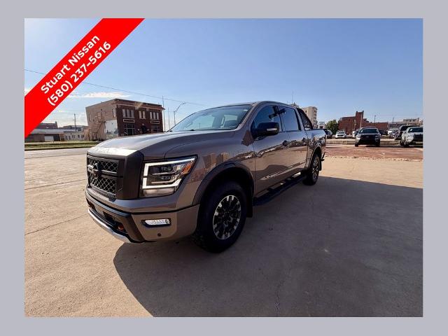 2023 Nissan Titan PRO-4X 4WD photo