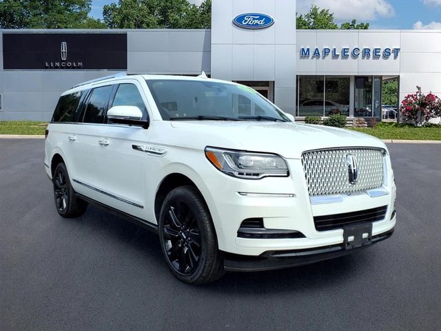 2023 Lincoln Navigator L Reserve 4WD photo