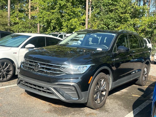 2023 Volkswagen Tiguan SE FWD photo