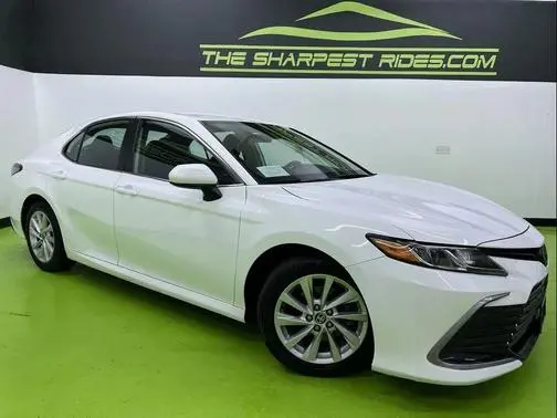 2022 Toyota Camry LE FWD photo