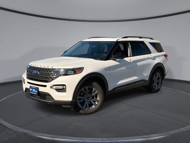 2022 Ford Explorer XLT 4WD photo