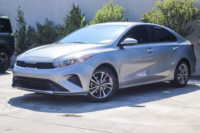 2023 Kia Forte LXS FWD photo