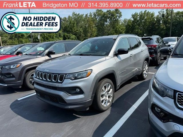 2023 Jeep Compass Latitude Lux 4WD photo