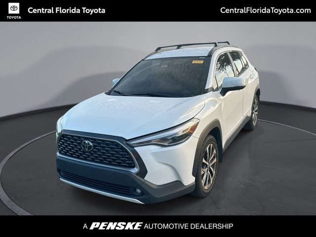 2023 Toyota Corolla Cross XLE AWD photo