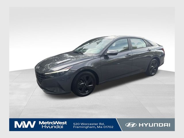 2023 Hyundai Elantra SEL FWD photo