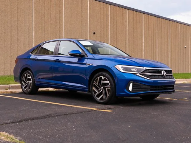 2023 Volkswagen Jetta SEL FWD photo