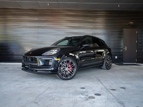 2023 Porsche Macan S AWD photo