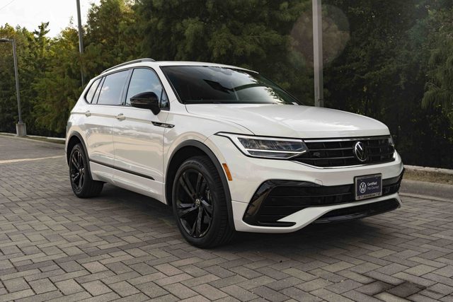 2023 Volkswagen Tiguan SE R-Line Black FWD photo