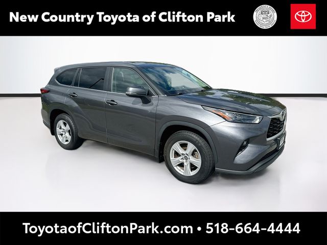 2023 Toyota Highlander LE AWD photo