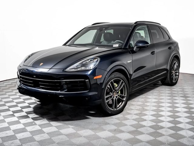 2022 Porsche Cayenne E-Hybrid AWD photo