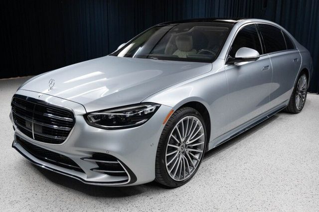 2023 Mercedes-Benz S-Class S 580 AWD photo