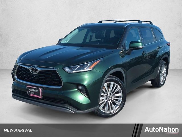 2023 Toyota Highlander Platinum FWD photo