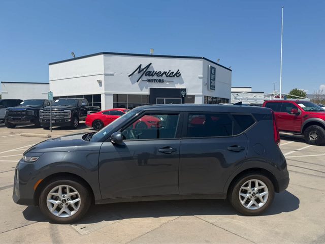 2022 Kia Soul LX FWD photo