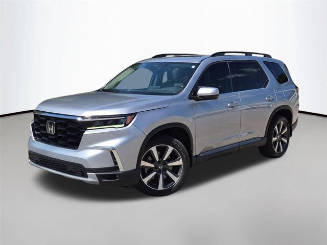 2023 Honda Pilot Touring FWD photo