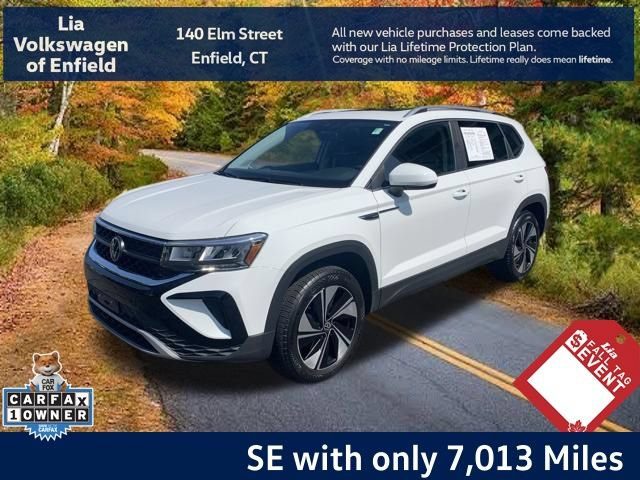 2023 Volkswagen Taos SE AWD photo