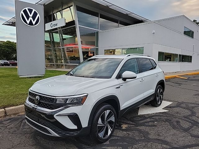 2023 Volkswagen Taos SE AWD photo