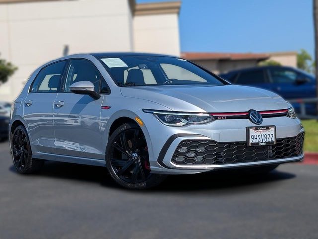 2023 Volkswagen Golf GTI SE FWD photo