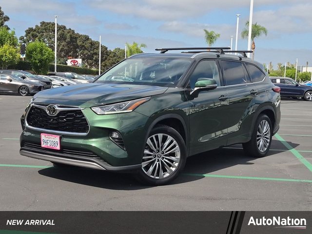 2023 Toyota Highlander Platinum FWD photo