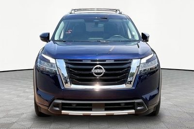 2023 Nissan Pathfinder SL 4WD photo