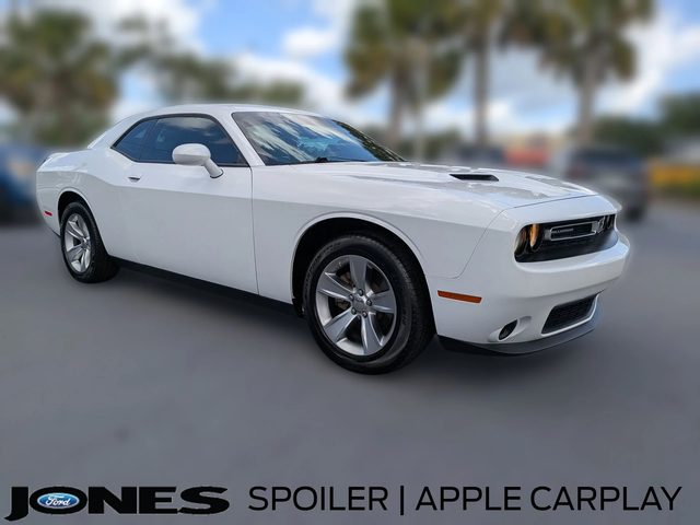 2022 Dodge Challenger SXT RWD photo