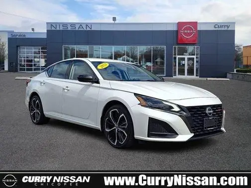 2023 Nissan Altima 2.5 SR AWD photo