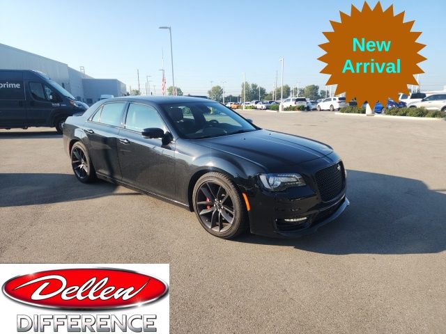 2023 Chrysler 300 300C RWD photo